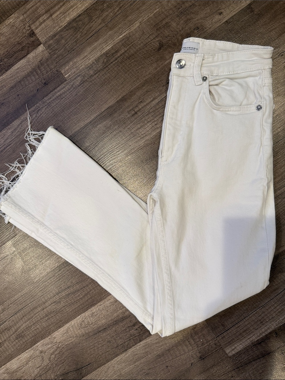Zara Sz 6 Cropped Raw Hem White Denim Jeans